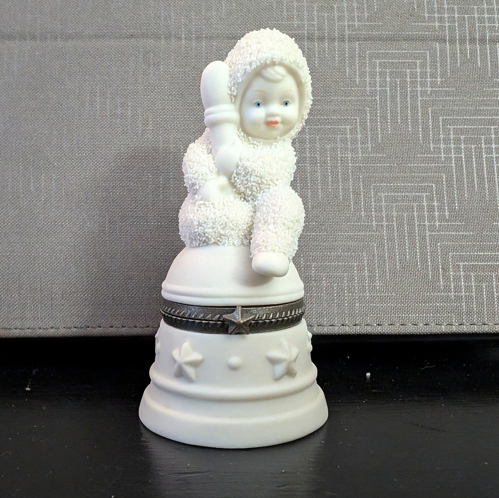 Vintage 1998-2000 Snowbabies "I'll Ring For You" Figurine